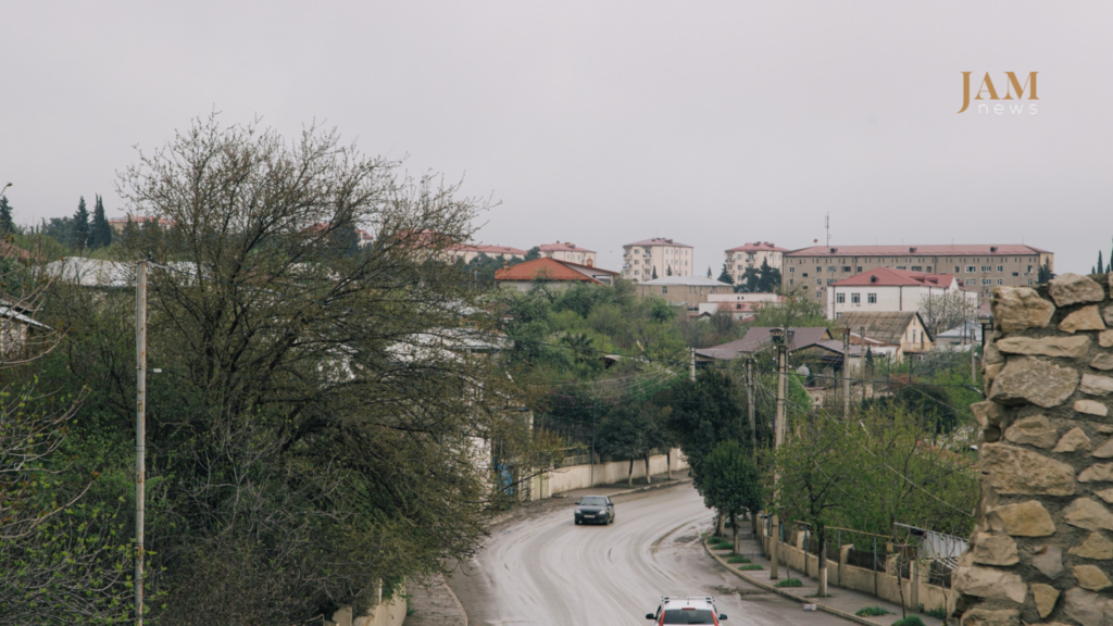 Askeran. Situé non loin d'Aghdam, Askeran n'a pas été détruit, car il était habité par les Arméniens. De nombreuses maisons ont été conservées, bien que la plupart sont maintenant vides. Photo: Jamnews