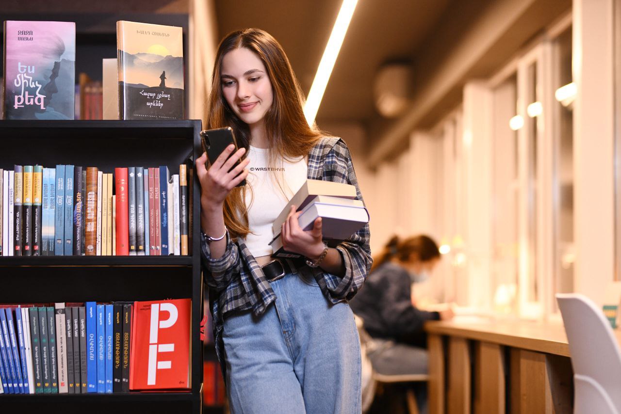 Les ventes de livres des auteurs arméniens se développent - qui aide et comment?