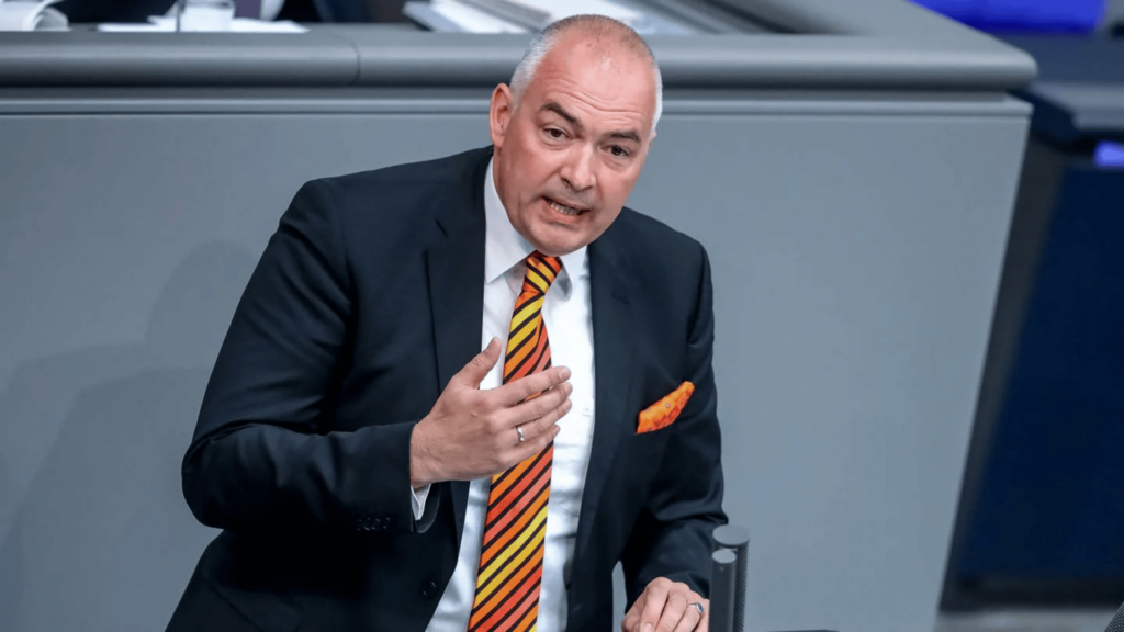 Membre de l'Union chrétienne démocratique (CDU), ancien député de Bundestag, et chef de la délégation allemande à Pace Axel Fischer | Photo: SWR