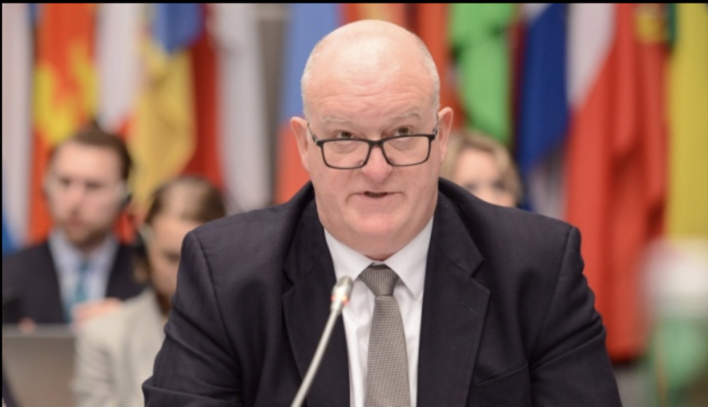 Neil Holland, ambassadeur auprès de l'OSCE, sur les violations des droits de l'homme en Géorgie par la Grande-Bretagne