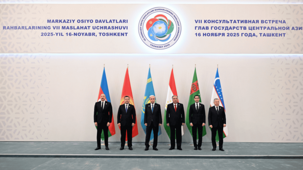 Ilham Aliyev avec les participants de la 7e Réunion consultative des chefs d'État d'Asie centrale à Tachkent | photo : AZƏRTAC L’Azerbaïdjan se rapproche de l’Asie centrale