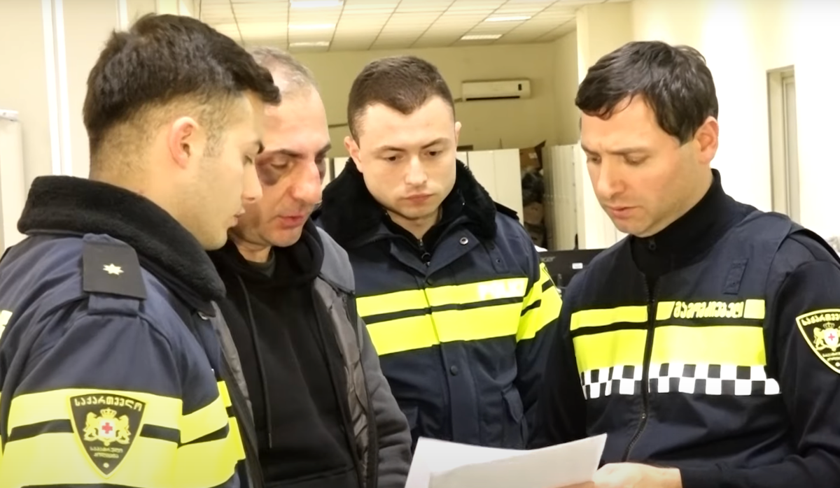 Un éminent opposant géorgien a tenté d'incendier un tribunal