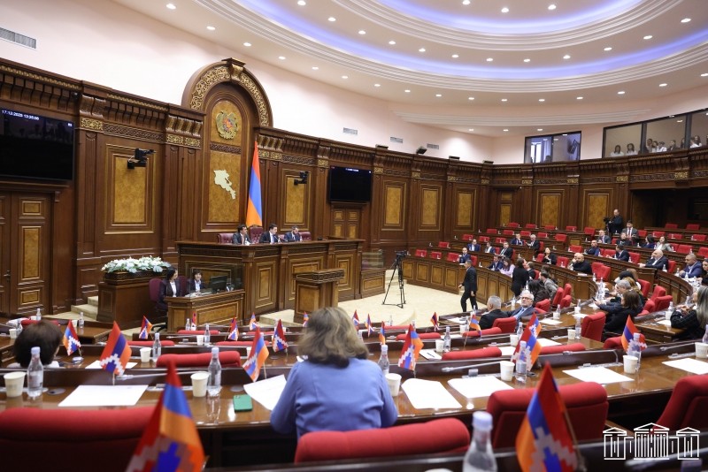 Prime de pré-nouvel an pour les 107 députés arméniens – près de 5 000 dollars chacun