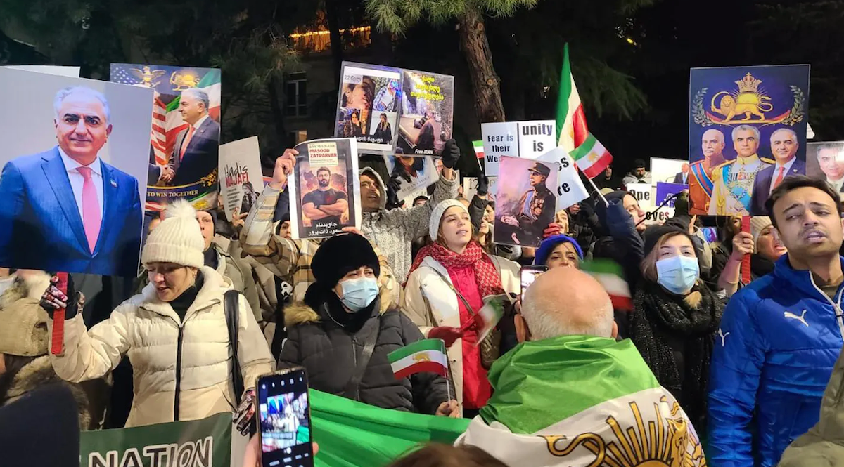 Fox News : « Les manifestants géorgiens surveillent de près l’Iran alors que leurs propres manifestations se poursuivent »