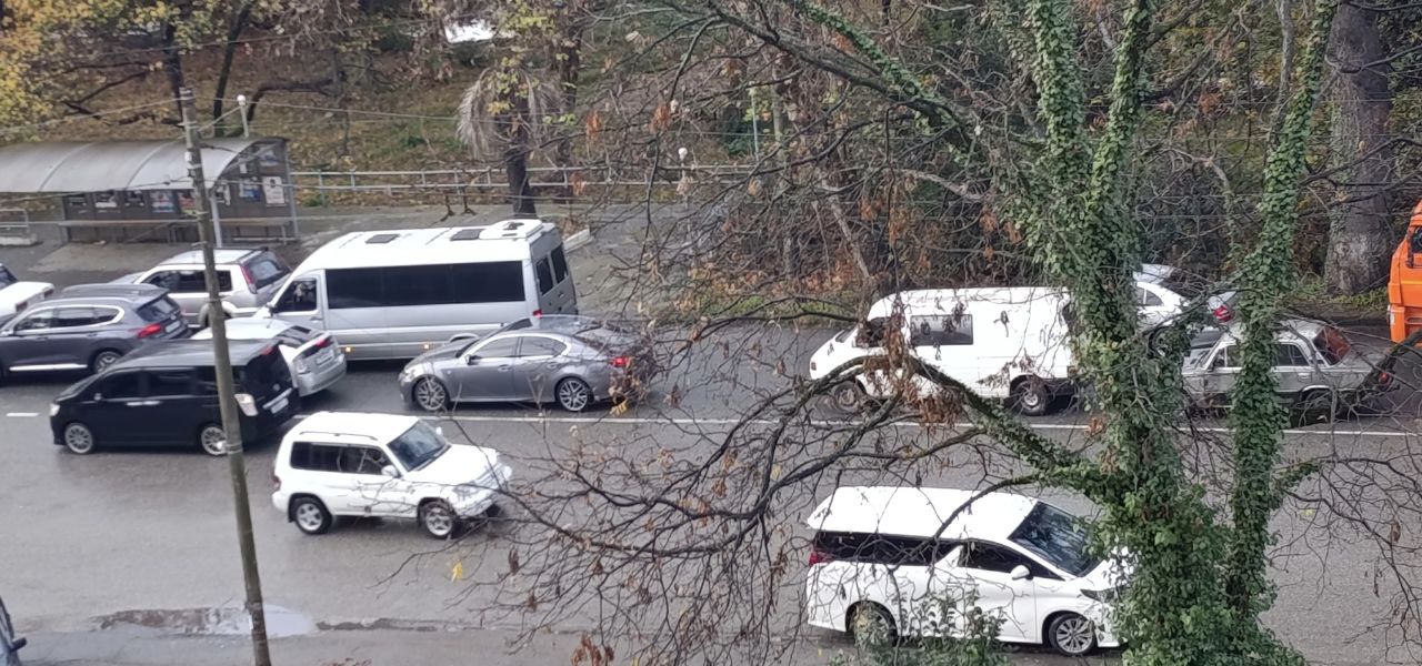 L'Abkhazie dépasse la Russie en termes de nombre de voitures par habitant : est-ce bon ou mauvais ?