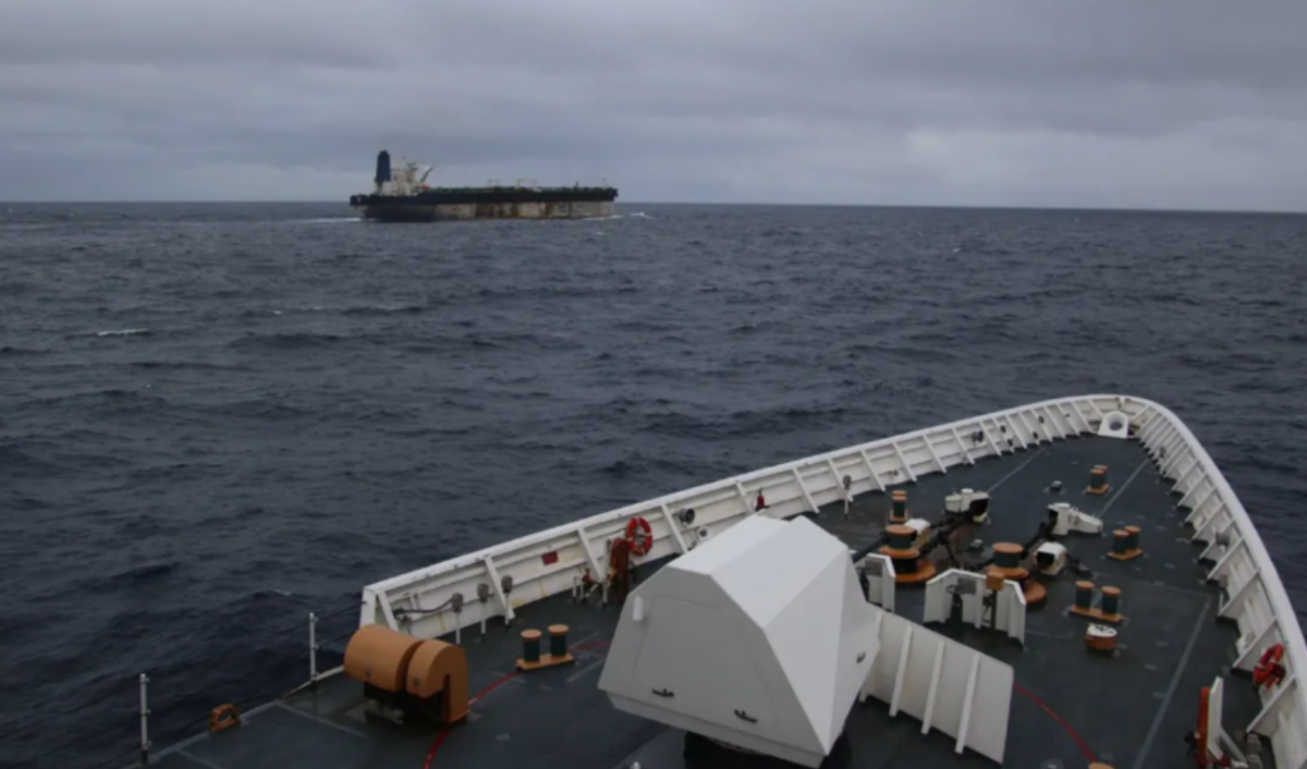 Que sait-on de l'équipage géorgien du navire battant pavillon russe saisi par les États-Unis