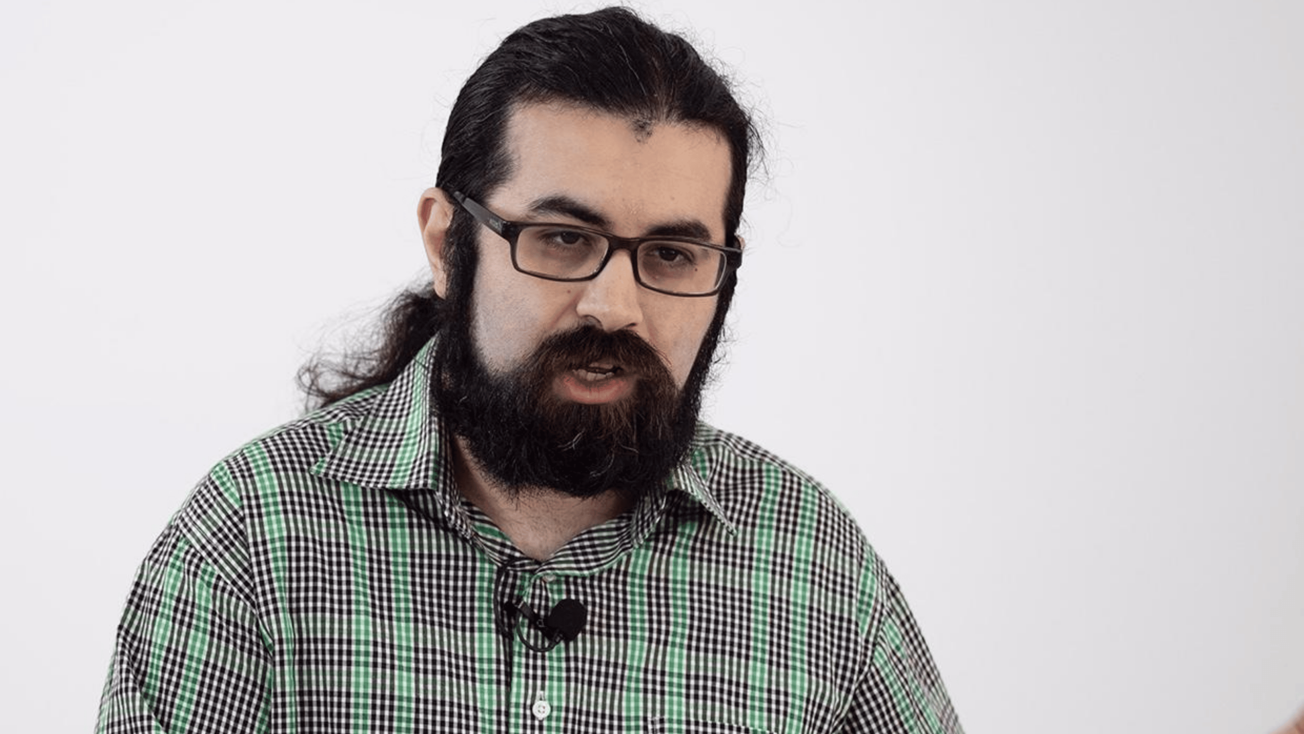 Douze heures dans les services de sécurité de l'État azerbaïdjanais : l'histoire du journaliste Javid Agha