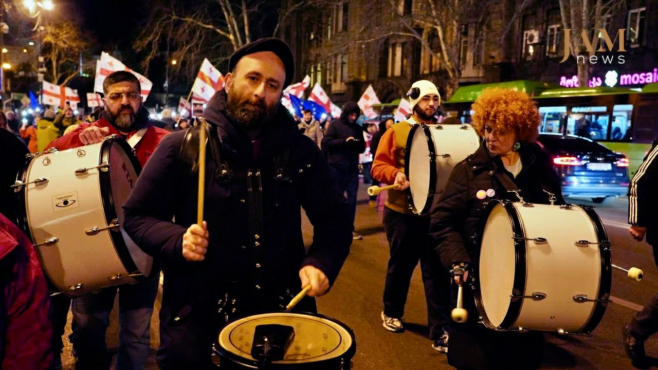 « La force dans l’unité ! » - Marche pro-UE à Tbilissi. Nouvelles photos et vidéos sur le blog Manifestations en Géorgie