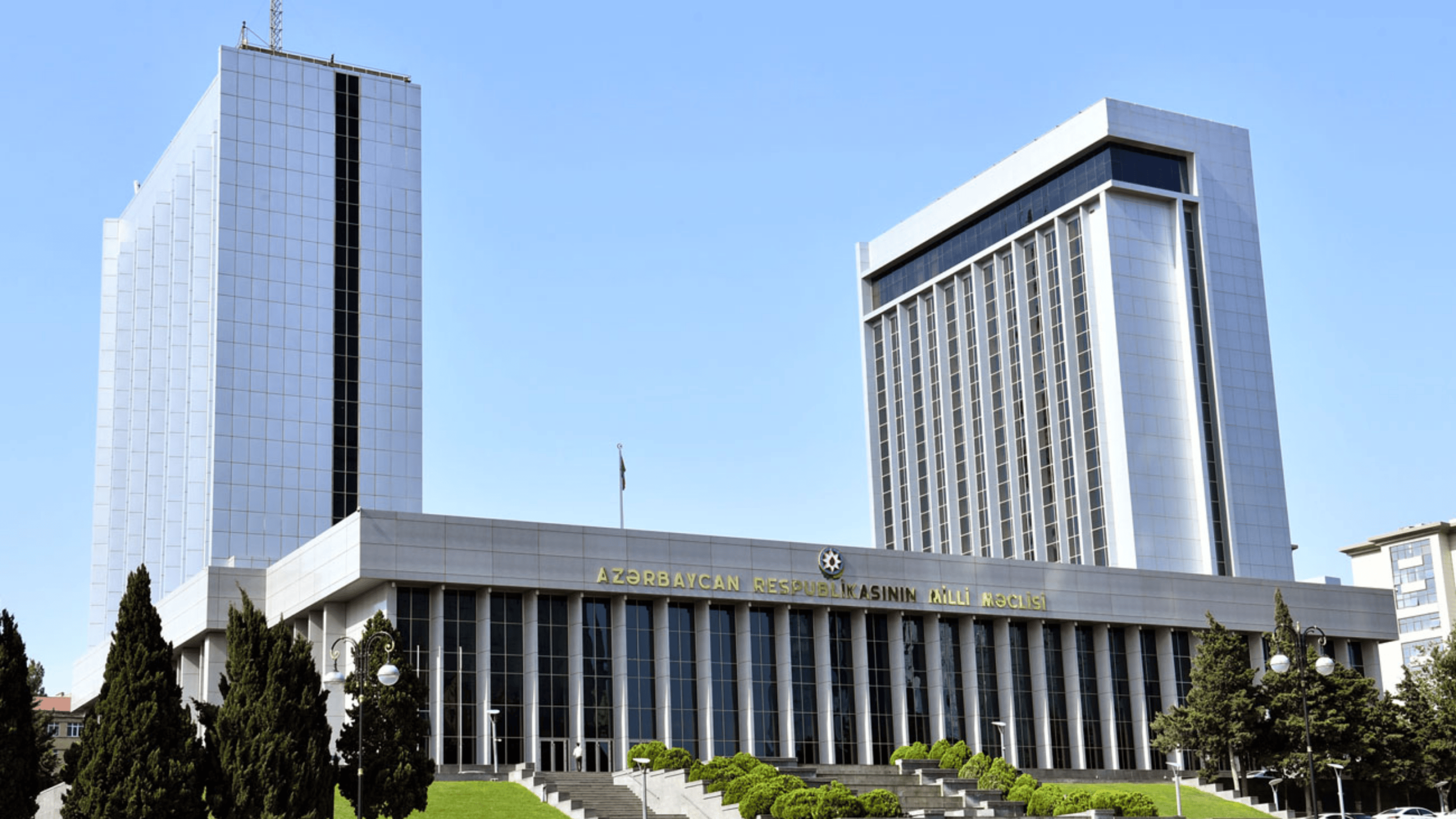 Nouvelles amendes en Azerbaïdjan : que vont changer les lois sur les droits de l'enfant, la mendicité et l'intelligence artificielle ?