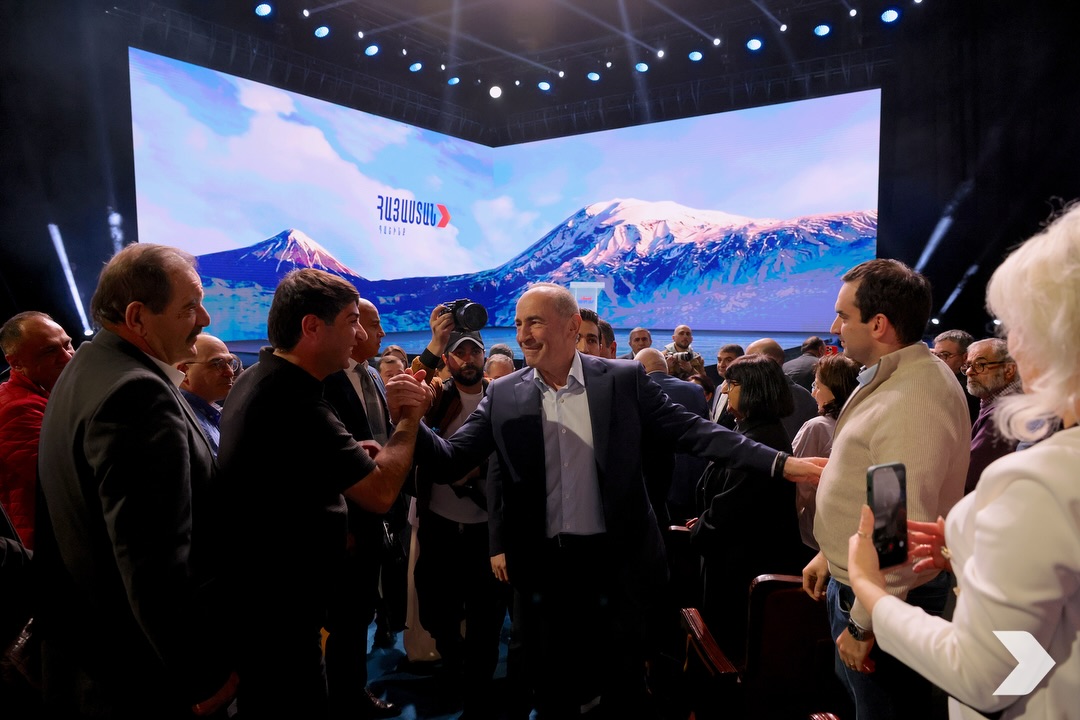 Robert Kotcharian nommé candidat au poste de Premier ministre : deviendra-t-il le représentant de l'opposition aux prochaines élections en Arménie ?