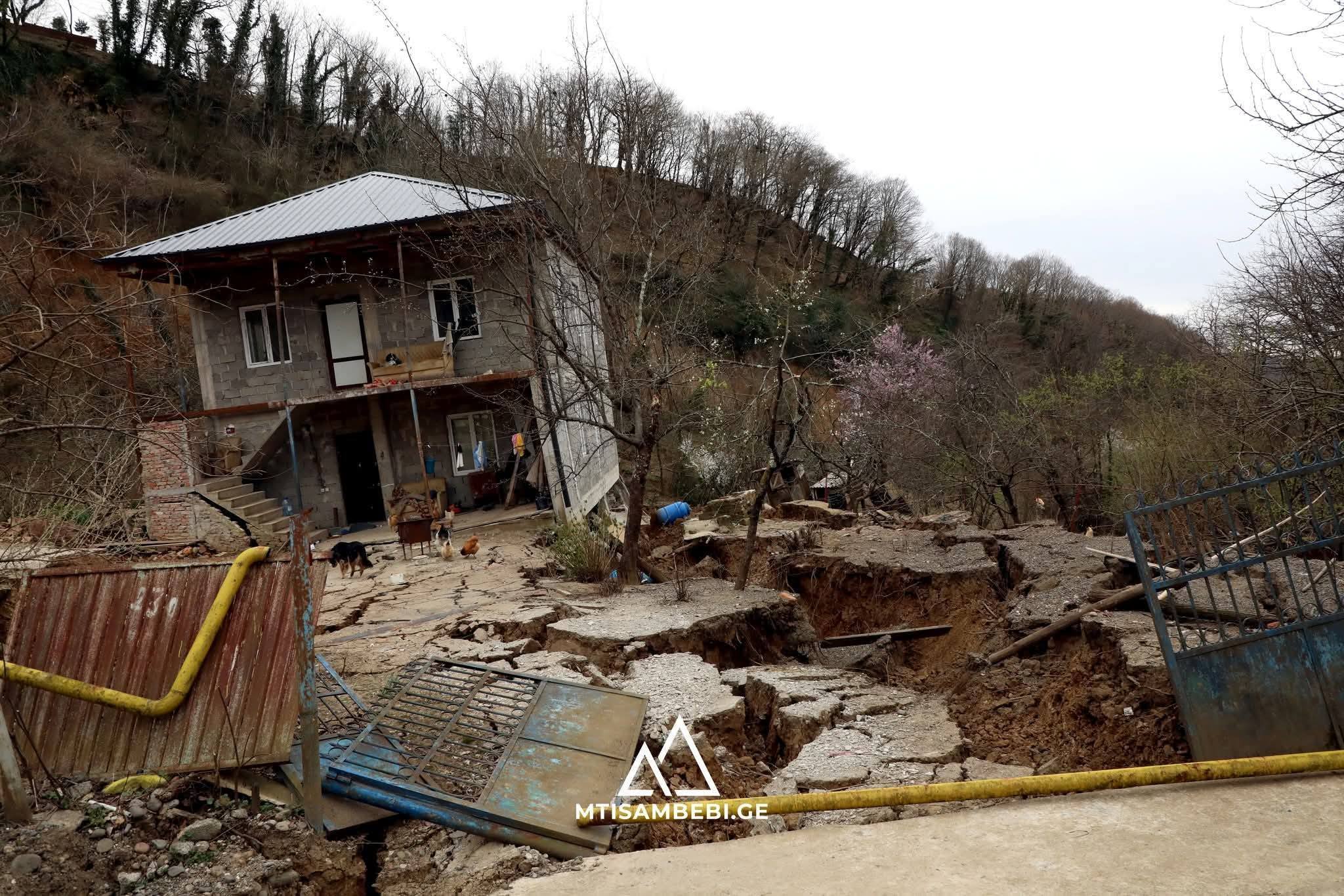 Glissement de terrain à Kursebi, Géorgie
