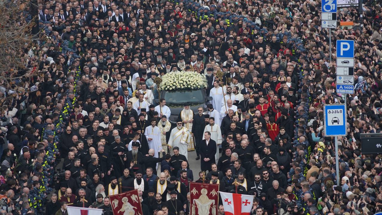 Funérailles du patriarche : cérémonie d'adieu d'une ampleur sans précédent à Tbilissi. Photos/vidéos
