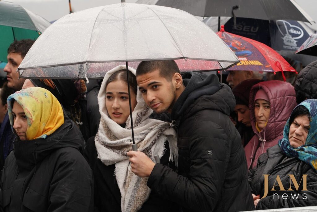 Pendant trois jours, des dizaines de milliers de personnes à Tbilissi ont fait la queue pendant des heures pour rendre un dernier hommage au Catholicos-Patriarche de Géorgie, Sa Sainteté Ilia II.