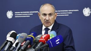 « Changer la constitution arménienne est notre décision, pas celle des autres », a déclaré Pashinyan lors d&rsquo;un briefing