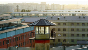 « Des insectes dans le khachapuri, des vers dans le pâté » : Radio Liberty dénonce les problèmes alimentaires dans les prisons géorgiennes