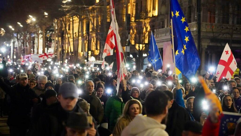 Photo et vidéo des manifestations en Géorgie.
