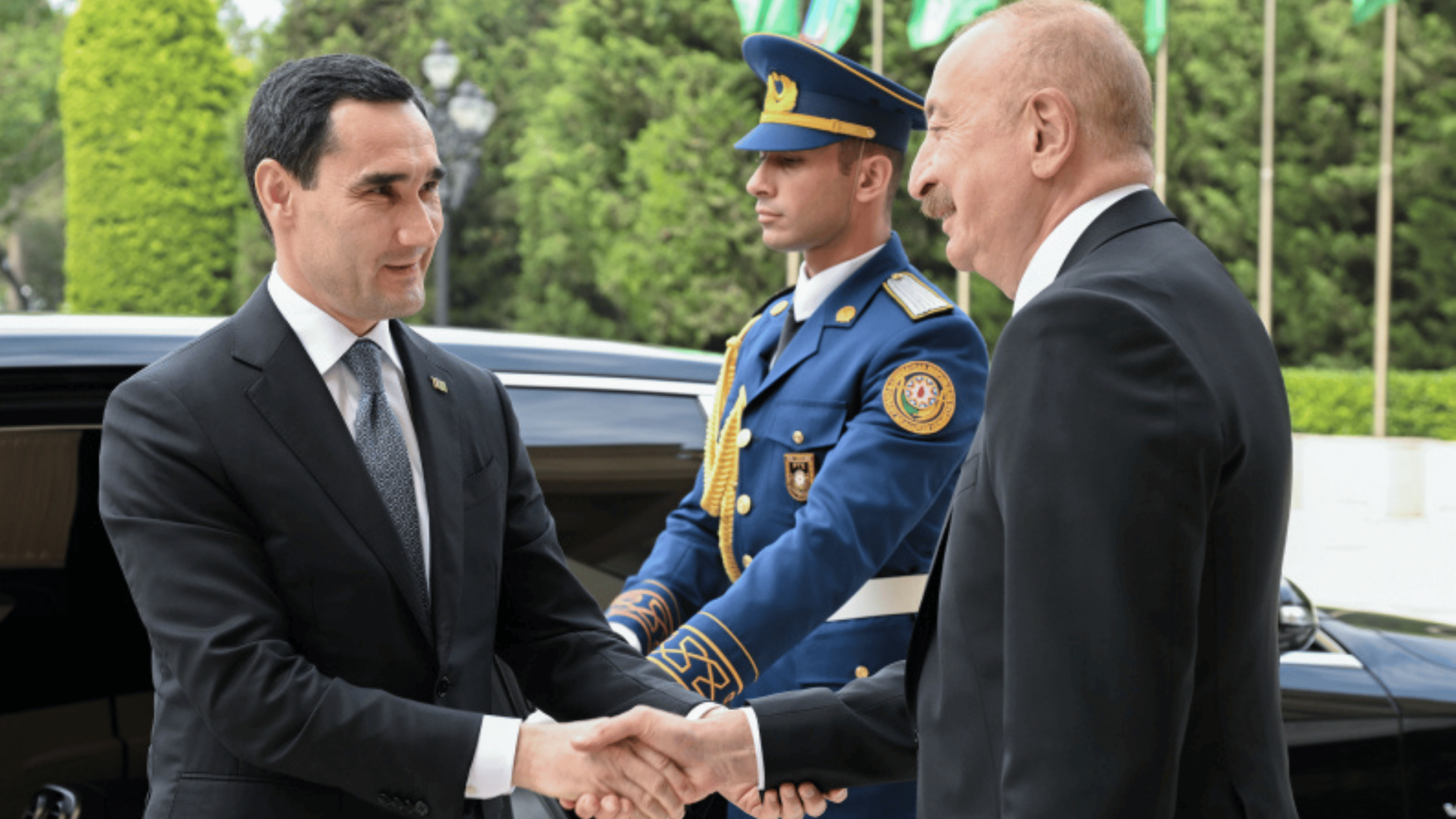 Président turkmène en Azerbaïdjan : cadeau d'énergie, de commerce et de pétroliers