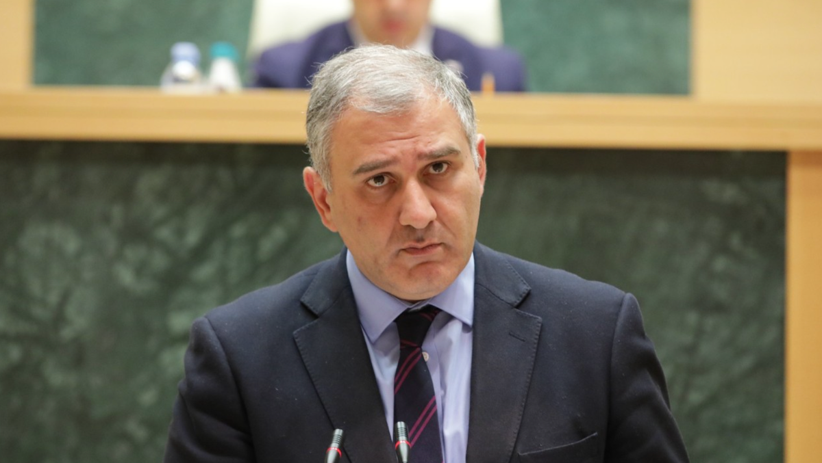 Le ministre géorgien de la Santé parle de la maladie de Duchenne