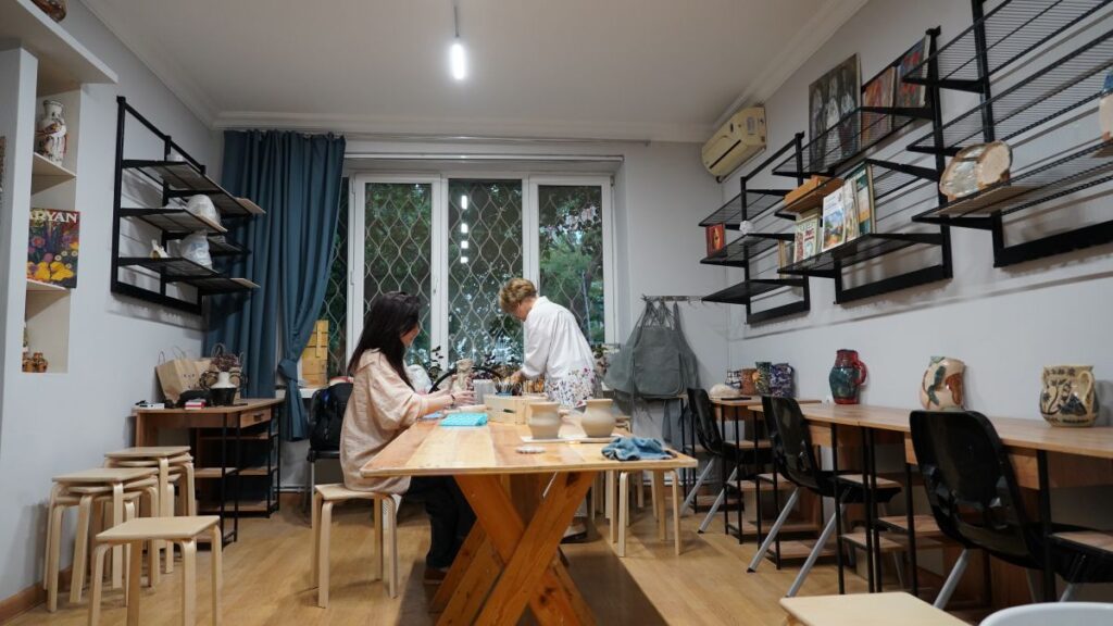 L'atelier d'art en terre cuite. Photo : JAMnews