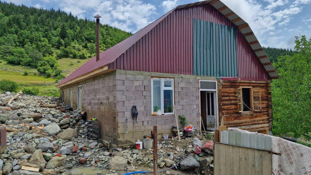 Un important glissement de terrain frappe un village géorgien