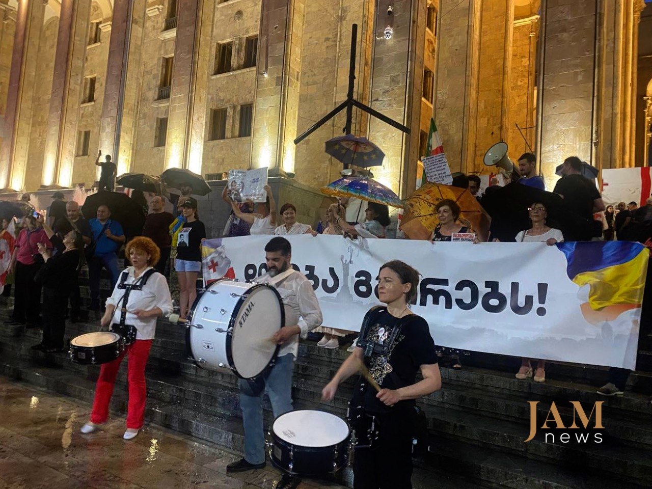 "Gloire aux héros de Géorgie et d'Ukraine" - marche à Tbilissi. Blog vidéo "Manifestations en Géorgie"