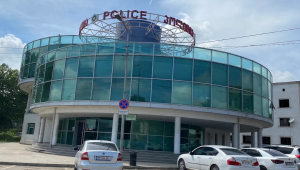 Un homme accusé d&rsquo;avoir attaqué sa femme et sa mère avec un couteau à Marneuli, en Géorgie