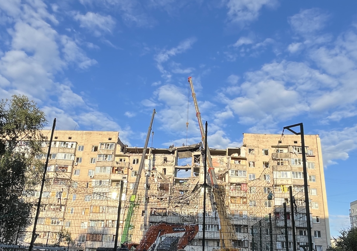 Un missile russe détruit un immeuble résidentiel à Kyiv. Vidéo