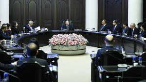 L&rsquo;Arménie approuve le nouveau gouvernement alors que Pashinyan promet des nominations basées sur le mérite