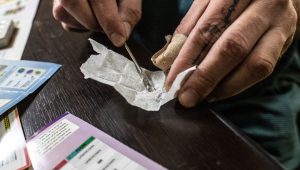 « Des soldats qui sauvent des vies » : créer des espaces sûrs au milieu de la répression antidrogue en Géorgie