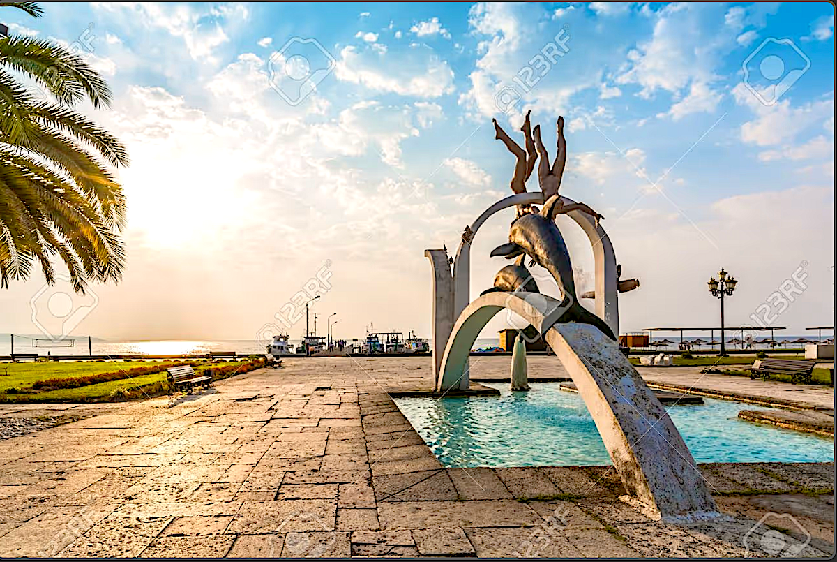 Pourquoi le boom du tourisme russe en Abkhazie cède-t-il la place à une baisse de la demande ? Vidéo de Pitsunda