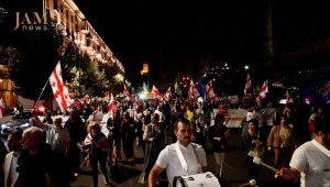 « L’injustice prévaut sous l’oligarque Ivanishvili » – podcast vidéo « Manifestations en Géorgie »