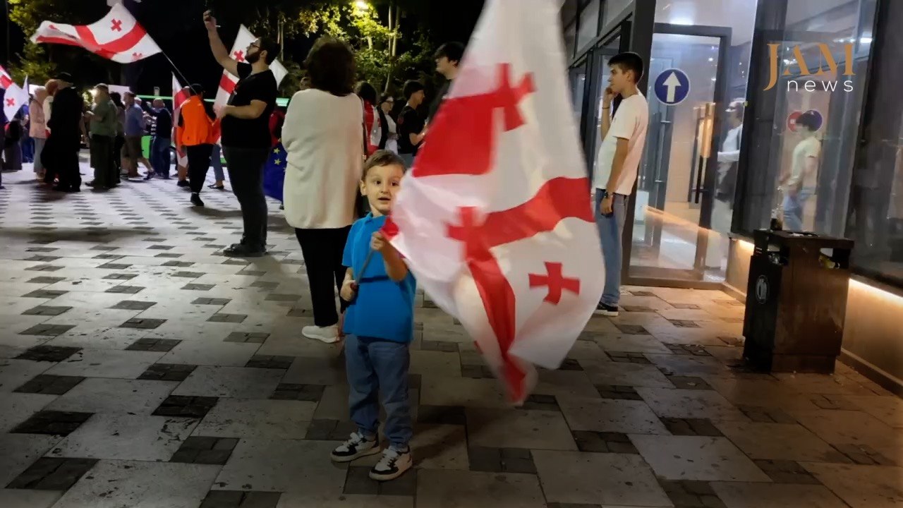 « Marche du samedi » à Tbilissi : « L'Abkhazie est la Géorgie » et solidarité avec l'Ukraine. Podcast vidéo « Manifestations en Géorgie »