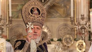 Destitution du Catholicos Garegin II pour résoudre la crise : l&rsquo;Arménie débat d&rsquo;un rapport spécial