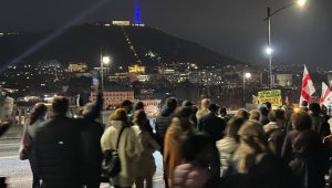 Marche samedi à Tbilissi « contre le régime de l&rsquo;oligarque Ivanishvili ». Podcast vidéo « Manifestations en Géorgie »