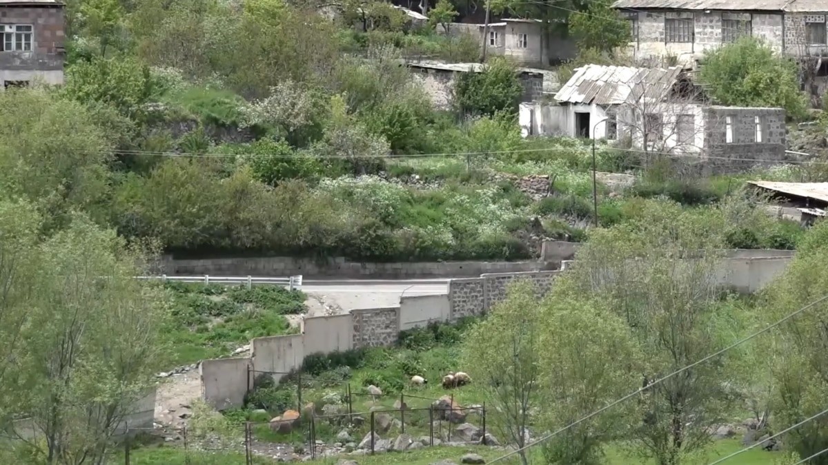 Un soldat azerbaïdjanais entre en Arménie et tire sur les résidents locaux